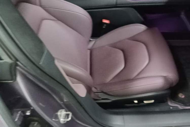 Used Xiaomi Auto SU7 2024 Four-Wheel Drive Ultra-Long Range Advanced Intelligent Driving Max Edition Right Front Seat