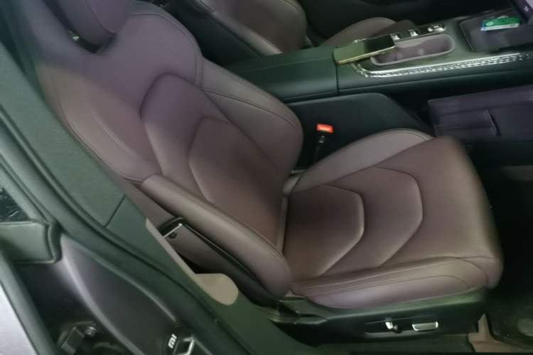 Used Xiaomi Auto SU7 2024 Rear-Drive Long-Range Intelligent Driving Version Right Front Seat