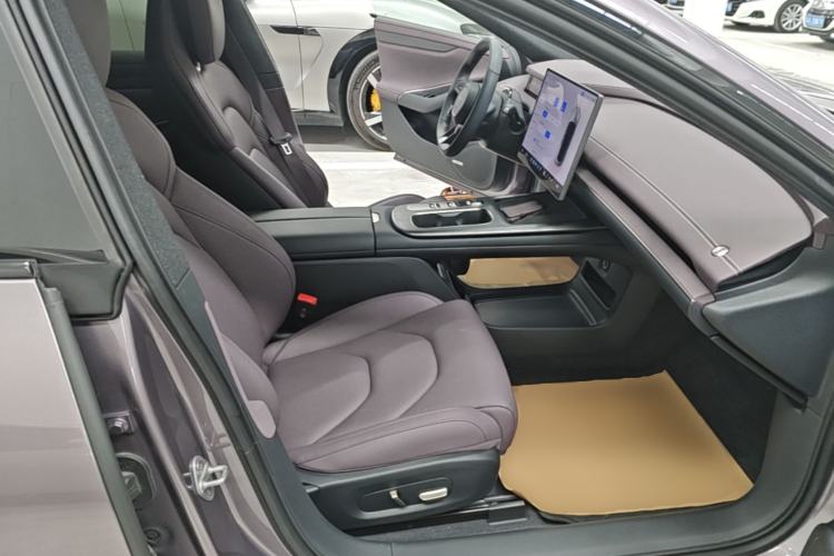 Used Xiaomi Auto SU7 2024 Rear-Drive Long-Range Intelligent Driving Version Right Front Seat