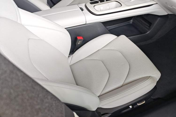 Used Xiaomi Auto SU7 2024 Rear-Drive Long-Range Intelligent Driving Version Right Front Seat