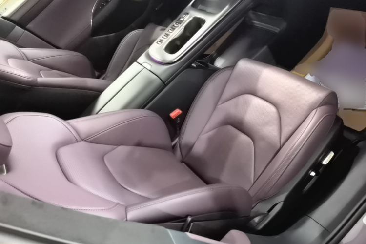 Used Xiaomi Auto SU7 2024 Four-Wheel Drive Ultra-Long Range Advanced Intelligent Driving Max Edition Right Front Seat