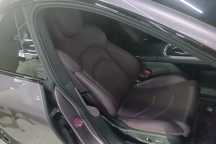 Used Xiaomi Auto SU7 2024 Four-Wheel Drive Ultra-Long Range Advanced Intelligent Driving Max Edition Right Front Seat