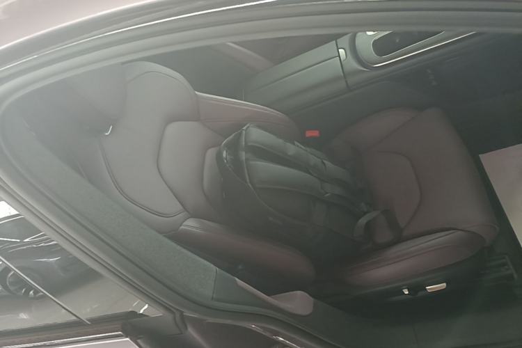 Used Xiaomi Auto SU7 2024 Rear-Drive Ultra-Long Range Advanced Pro-Level Intelligent Driving Version Right Front Seat
