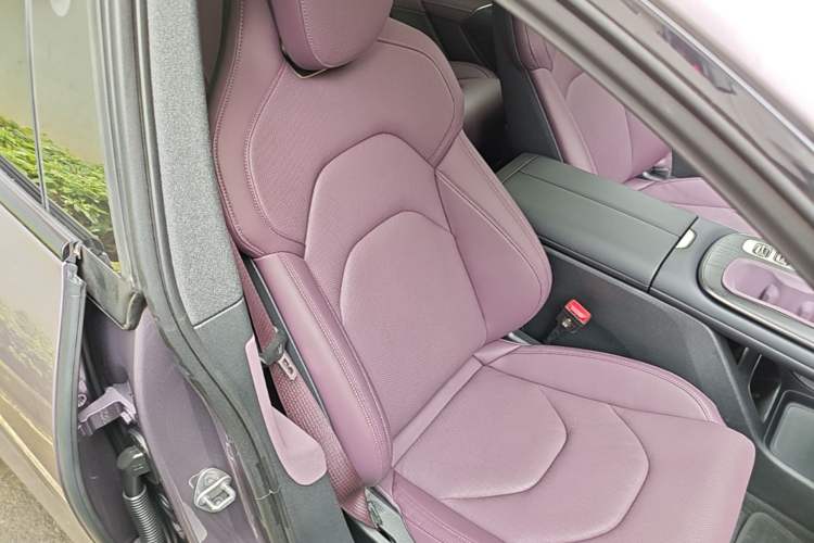 Used Xiaomi Auto SU7 2024 Rear-Drive Ultra-Long Range Advanced Pro-Level Intelligent Driving Version Right Front Seat
