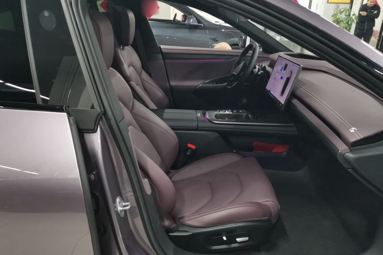 Used Xiaomi Auto SU7 2024 Four-Wheel Drive Ultra-Long Range Advanced Intelligent Driving Max Edition Right Front Seat