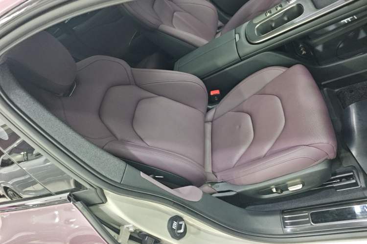 Used Xiaomi Auto SU7 2024 Rear-Drive Long-Range Intelligent Driving Version Right Front Seat