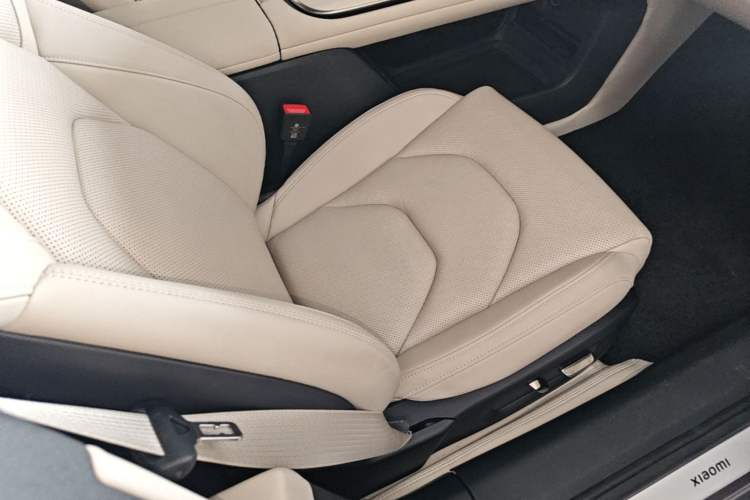 Used Xiaomi Auto SU7 2024 Rear-Drive Ultra-Long Range Advanced Pro-Level Intelligent Driving Version Right Front Seat