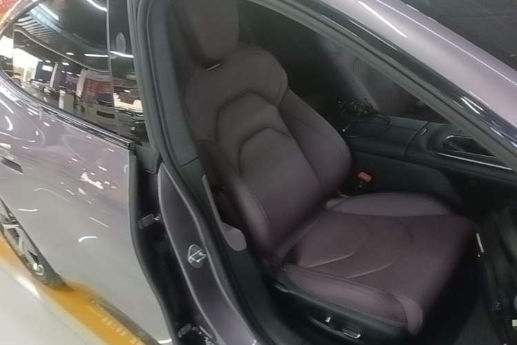 Used Xiaomi Auto SU7 2024 Rear-Drive Ultra-Long Range Advanced Pro-Level Intelligent Driving Version Right Front Seat