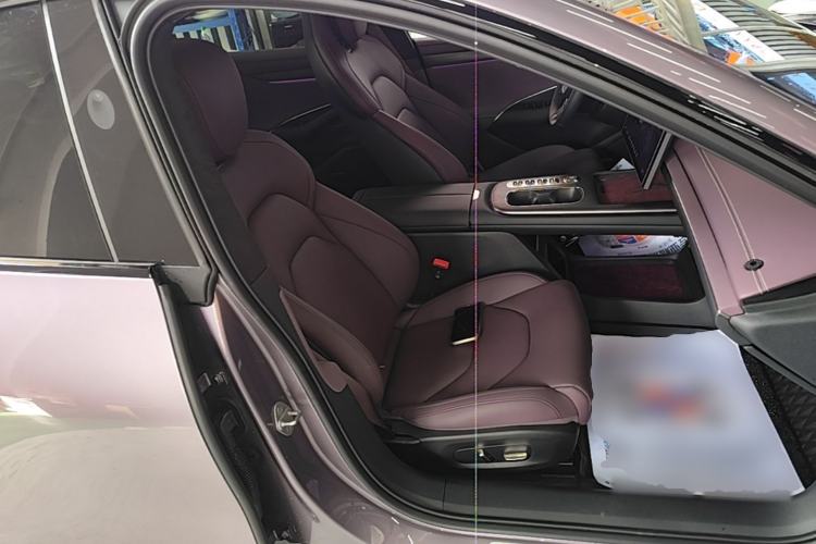 Used Xiaomi Auto SU7 2024 Four-Wheel Drive Ultra-Long Range Advanced Intelligent Driving Max Edition Right Front Seat