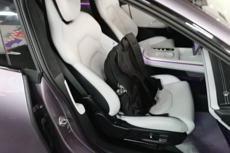 Used Xiaomi Auto SU7 2024 Four-Wheel Drive Ultra-Long Range Advanced Intelligent Driving Max Edition Right Front Seat