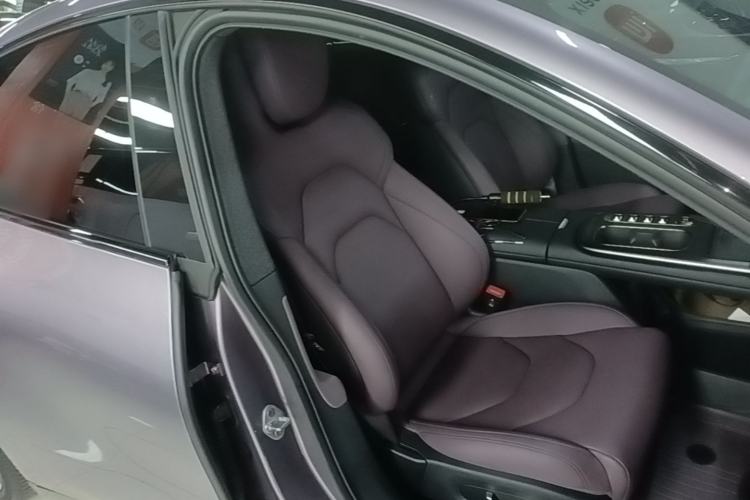 Used Xiaomi Auto SU7 2024 Rear-Drive Ultra-Long Range Advanced Pro-Level Intelligent Driving Version Right Front Seat