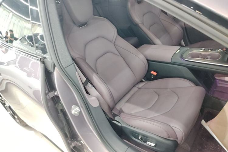 Used Xiaomi Auto SU7 2024 Rear-Drive Long-Range Intelligent Driving Version Right Front Seat