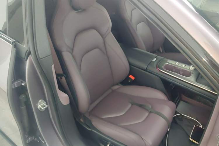 Used Xiaomi Auto SU7 2024 Rear-Drive Long-Range Intelligent Driving Version Right Front Seat