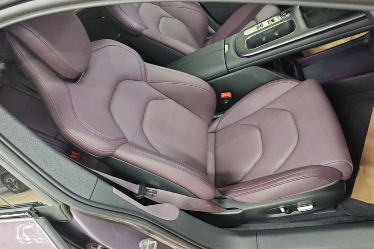 Used Xiaomi Auto SU7 2024 Rear-Drive Long-Range Intelligent Driving Version Right Front Seat