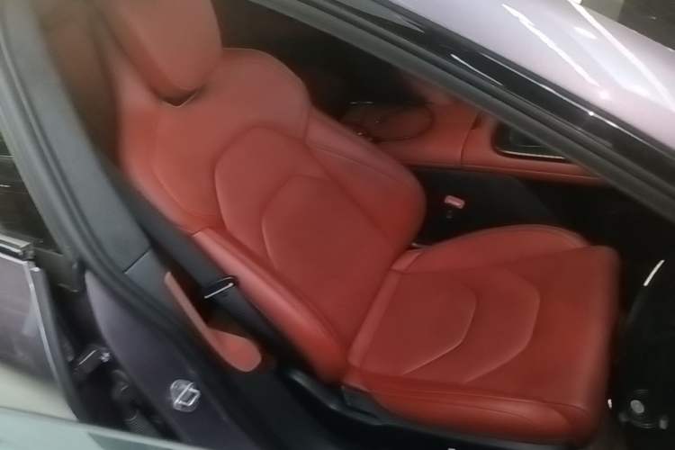Used Xiaomi Auto SU7 2024 Four-Wheel Drive Ultra-Long Range Advanced Intelligent Driving Max Edition Right Front Seat