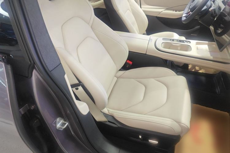Used Xiaomi Auto SU7 2024 Rear-Drive Ultra-Long Range Advanced Pro-Level Intelligent Driving Version Right Front Seat