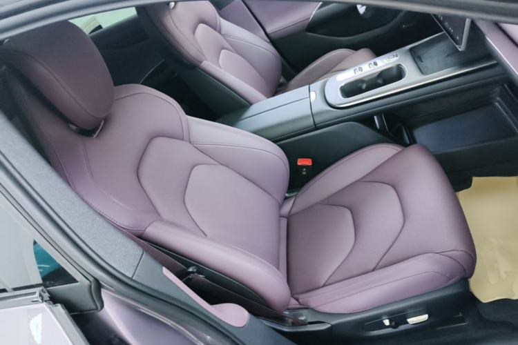 Used Xiaomi Auto SU7 2024 Rear-Drive Ultra-Long Range Advanced Pro-Level Intelligent Driving Version Right Front Seat