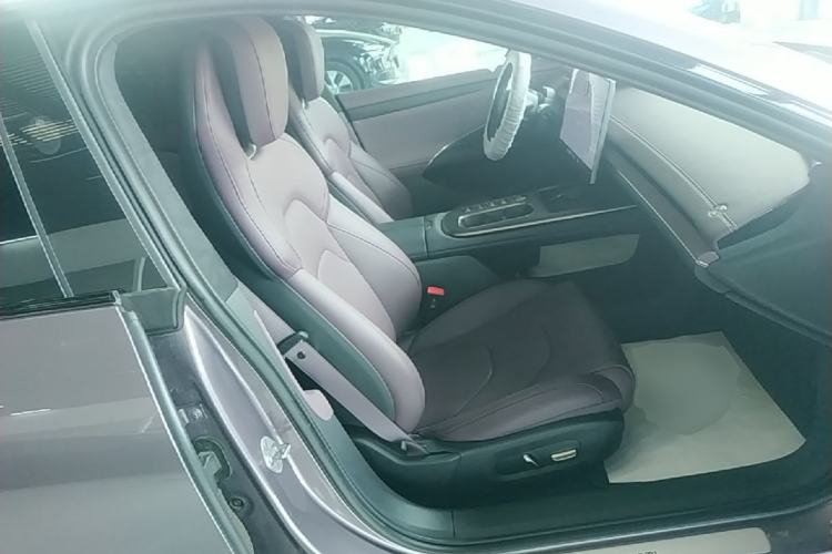 Used Xiaomi Auto SU7 2024 Four-Wheel Drive Ultra-Long Range Advanced Intelligent Driving Max Edition Right Front Seat