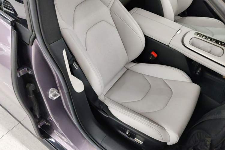 Used Xiaomi Auto SU7 2024 Four-Wheel Drive Ultra-Long Range Advanced Intelligent Driving Max Edition Right Front Seat