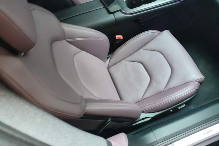 Used Xiaomi Auto SU7 2024 Rear-Drive Long-Range Intelligent Driving Version Right Front Seat