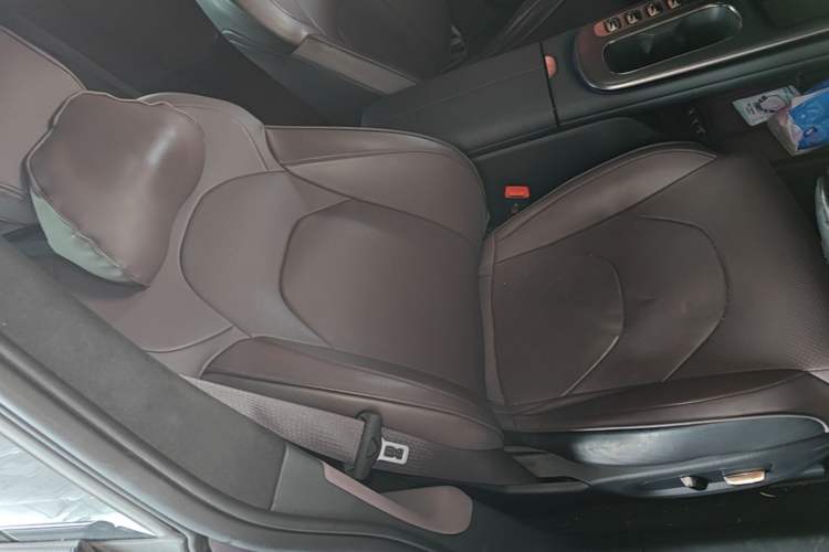 Used Xiaomi Auto SU7 2024 Four-Wheel Drive Ultra-Long Range Advanced Intelligent Driving Max Edition Right Front Seat