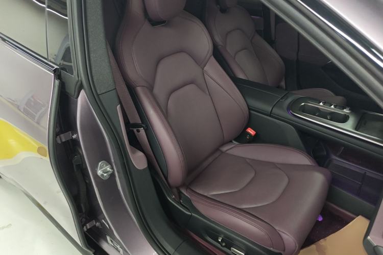 Used Xiaomi Auto SU7 2024 Rear-Drive Long-Range Intelligent Driving Version Right Front Seat