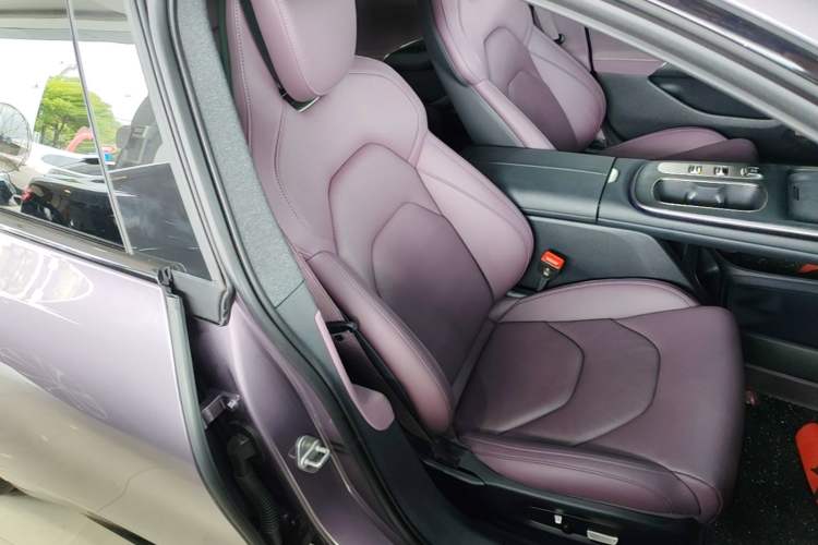 Used Xiaomi Auto SU7 2024 Rear-Drive Long-Range Intelligent Driving Version Right Front Seat