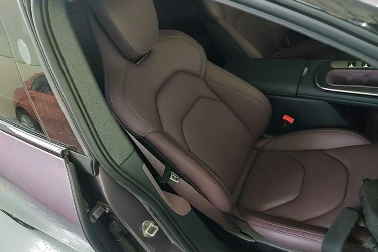 Used Xiaomi Auto SU7 2024 Rear-Drive Ultra-Long Range Advanced Pro-Level Intelligent Driving Version Right Front Seat
