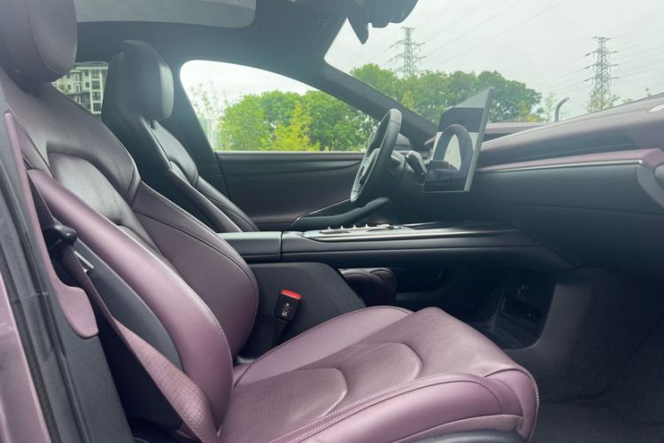 Used Xiaomi Auto SU7 2024 Four-Wheel Drive Ultra-Long Range Advanced Intelligent Driving Max Edition Right Front Seat