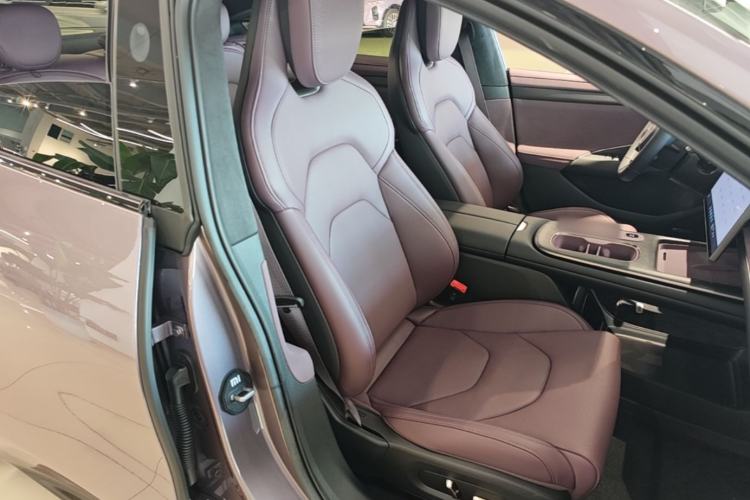 Used Xiaomi Auto SU7 2024 Four-Wheel Drive Ultra-Long Range Advanced Intelligent Driving Max Edition Right Front Seat