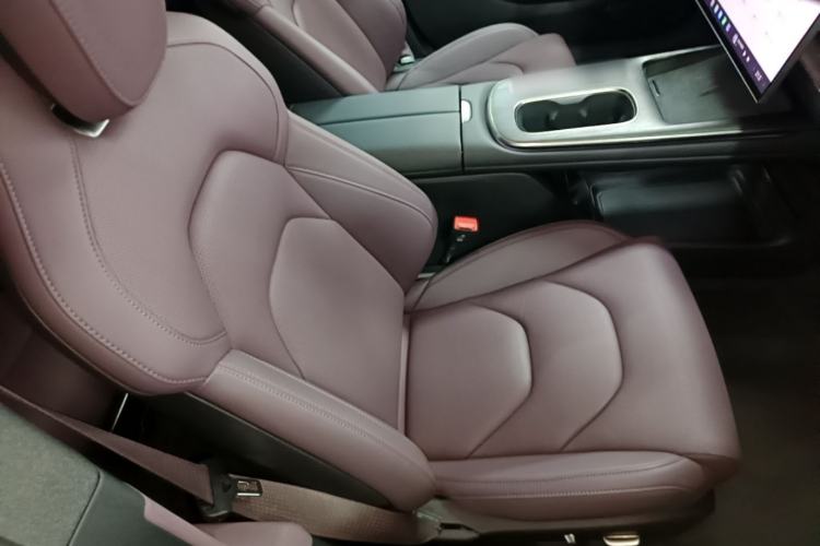 Used Xiaomi Auto SU7 2024 Rear-Drive Ultra-Long Range Advanced Pro-Level Intelligent Driving Version Right Front Seat