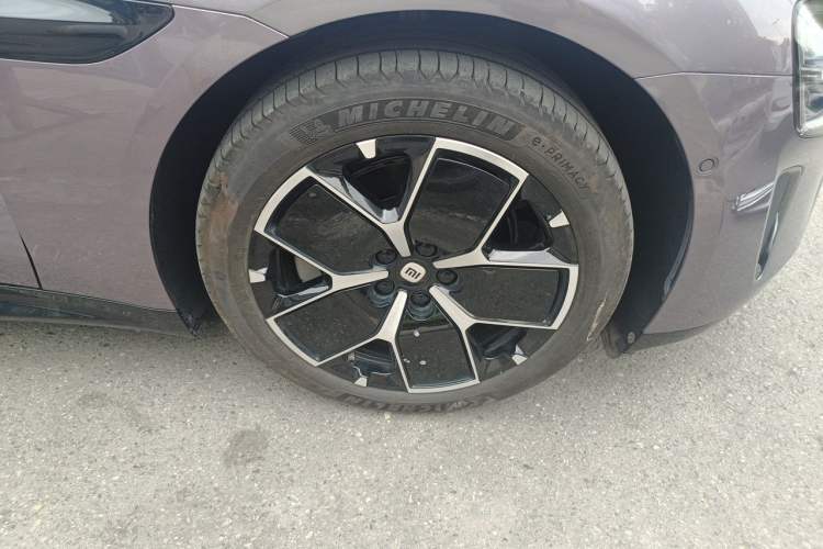Used Xiaomi Auto SU7 2024 Rear-Drive Long-Range Intelligent Driving Version Right Front Wheel Hub