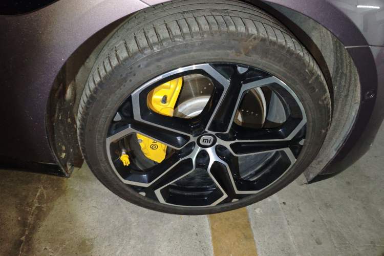 Used Xiaomi Auto SU7 2024 Rear-Drive Ultra-Long Range Advanced Pro-Level Intelligent Driving Version Right Front Wheel Hub
