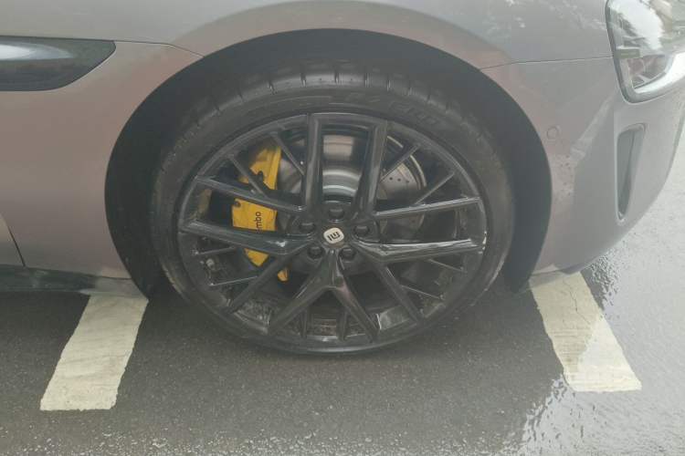 Used Xiaomi Auto SU7 2024 Rear-Drive Ultra-Long Range Advanced Pro-Level Intelligent Driving Version Right Front Wheel Hub