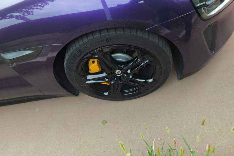 Used Xiaomi Auto SU7 2024 Four-Wheel Drive Ultra-Long Range Advanced Intelligent Driving Max Edition Right Front Wheel Hub