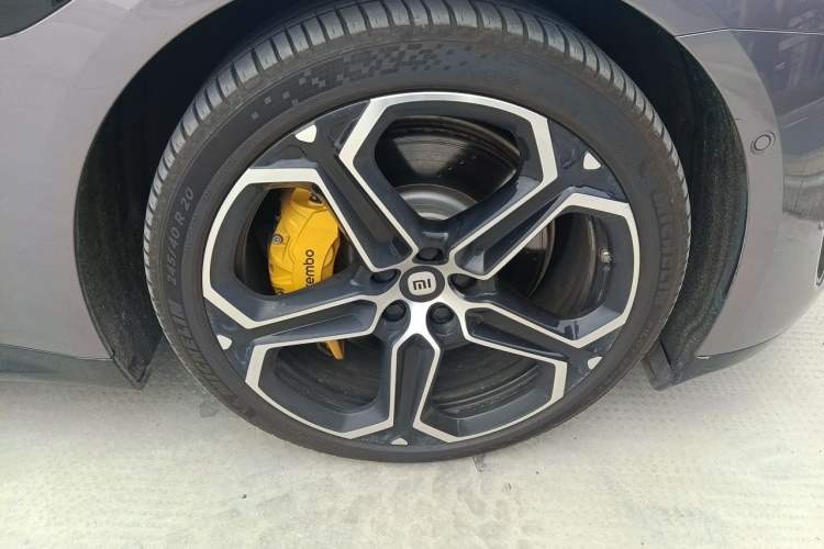 Used Xiaomi Auto SU7 2024 Four-Wheel Drive Ultra-Long Range Advanced Intelligent Driving Max Edition Right Front Wheel Hub