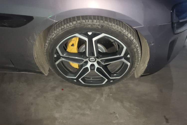 Used Xiaomi Auto SU7 2024 Four-Wheel Drive Ultra-Long Range Advanced Intelligent Driving Max Edition Right Front Wheel Hub