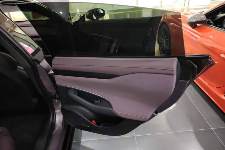 Used Xiaomi Auto SU7 2024 Rear-Drive Long-Range Intelligent Driving Version Right Rear Door Interior