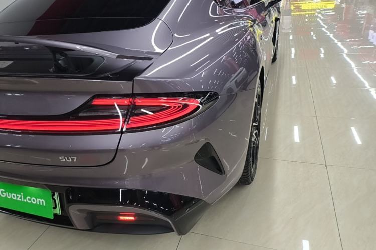 Used Xiaomi Auto SU7 2024 Four-Wheel Drive Ultra-Long Range Advanced Intelligent Driving Max Edition Right Rear Taillight