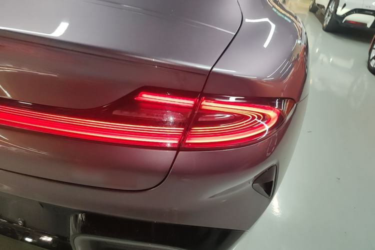 Used Xiaomi Auto SU7 2024 Four-Wheel Drive Ultra-Long Range Advanced Intelligent Driving Max Edition Right Rear Taillight