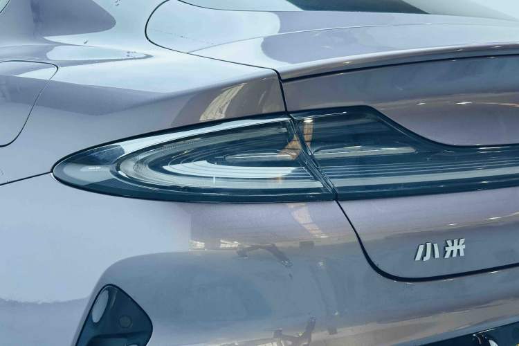 Used Xiaomi Auto SU7 2024 Four-Wheel Drive Ultra-Long Range Advanced Intelligent Driving Max Edition Right Rear Taillight