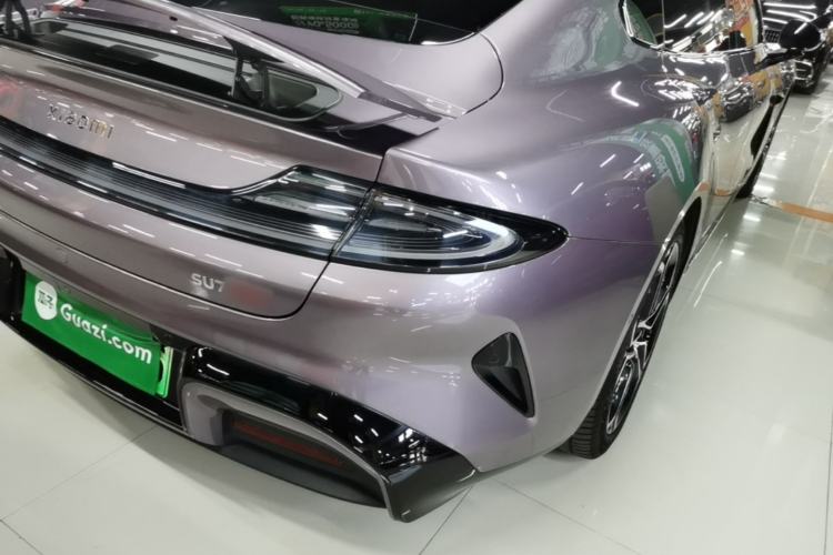 Used Xiaomi Auto SU7 2024 Four-Wheel Drive Ultra-Long Range Advanced Intelligent Driving Max Edition Right Rear Taillight