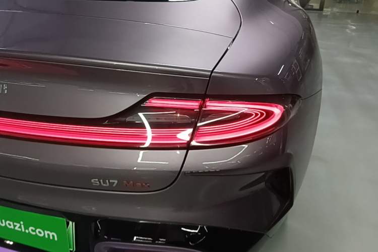 Used Xiaomi Auto SU7 2024 Four-Wheel Drive Ultra-Long Range Advanced Intelligent Driving Max Edition Right Rear Taillight