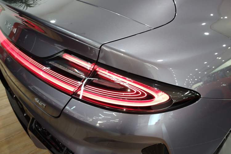 Used Xiaomi Auto SU7 2024 Rear-Drive Long-Range Intelligent Driving Version Right Rear Taillight