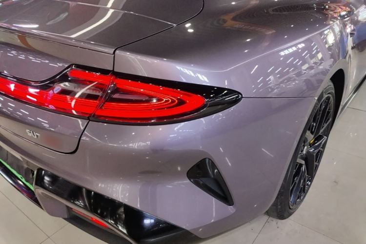 Used Xiaomi Auto SU7 2024 Four-Wheel Drive Ultra-Long Range Advanced Intelligent Driving Max Edition Right Rear Taillight