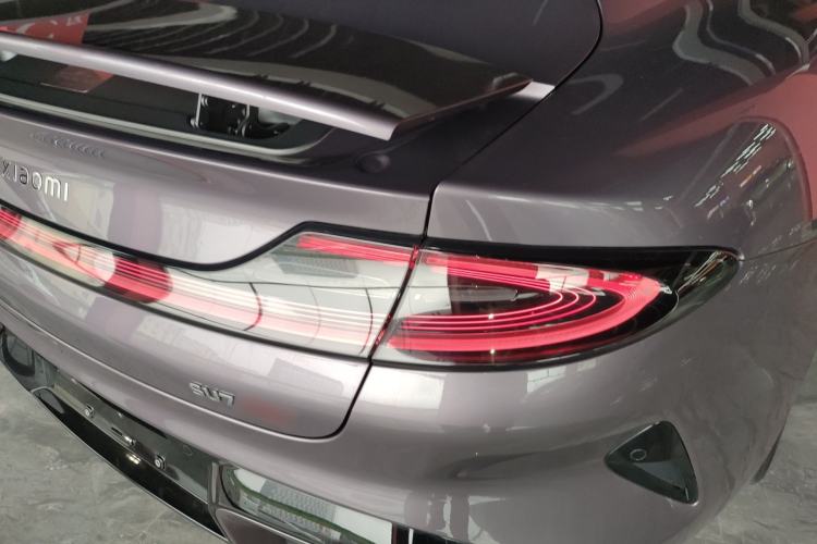 Used Xiaomi Auto SU7 2024 Four-Wheel Drive Ultra-Long Range Advanced Intelligent Driving Max Edition Right Rear Taillight