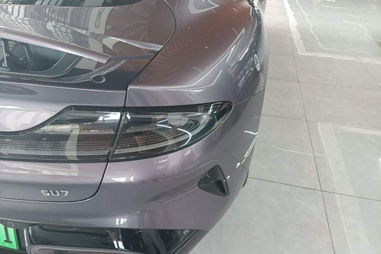 Used Xiaomi Auto SU7 2024 Rear-Drive Ultra-Long Range Advanced Pro-Level Intelligent Driving Version Right Rear Taillight