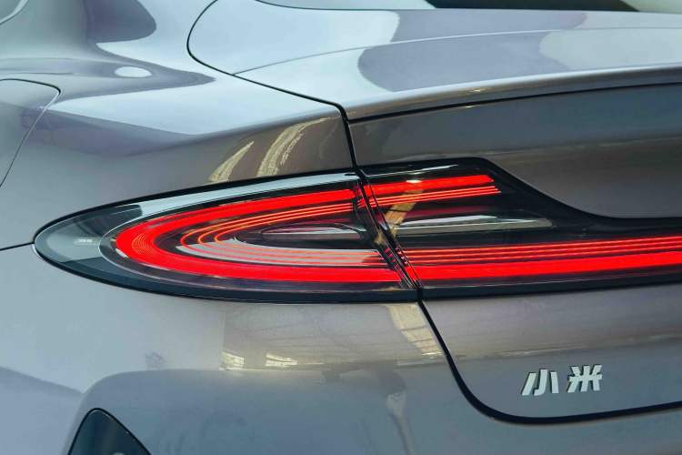 Used Xiaomi Auto SU7 2024 Four-Wheel Drive Ultra-Long Range Advanced Intelligent Driving Max Edition Right Rear Taillight