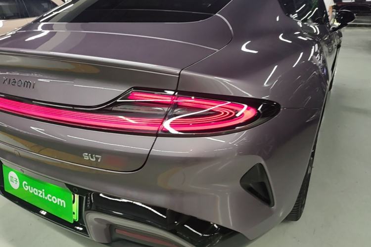 Used Xiaomi Auto SU7 2024 Four-Wheel Drive Ultra-Long Range Advanced Intelligent Driving Max Edition Right Rear Taillight