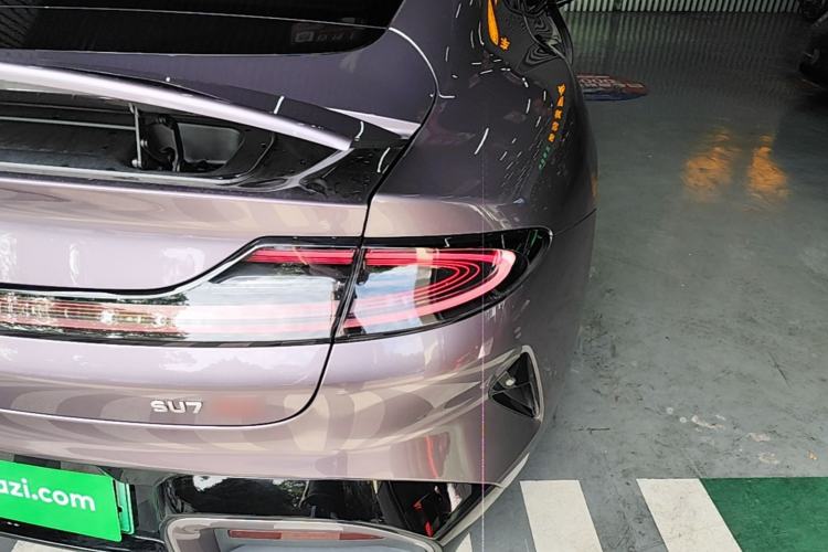 Used Xiaomi Auto SU7 2024 Four-Wheel Drive Ultra-Long Range Advanced Intelligent Driving Max Edition Right Rear Taillight